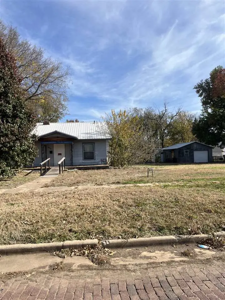 437 S Palm Street, Ponca City, OK 74061 - #1