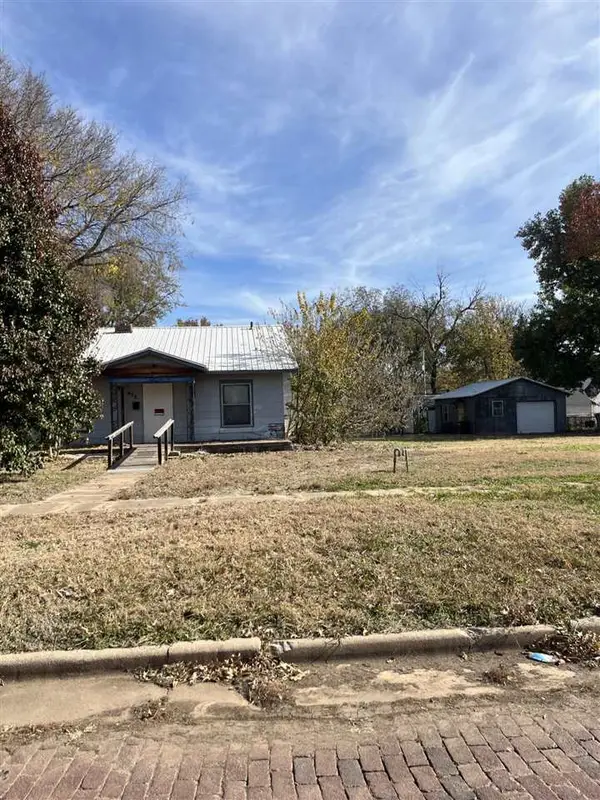 437 S Palm Street, Ponca City, OK 74061