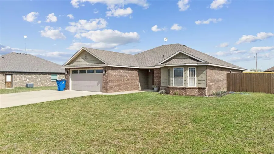 1138 Jones Avenue, Yale, OK 74085 - #2