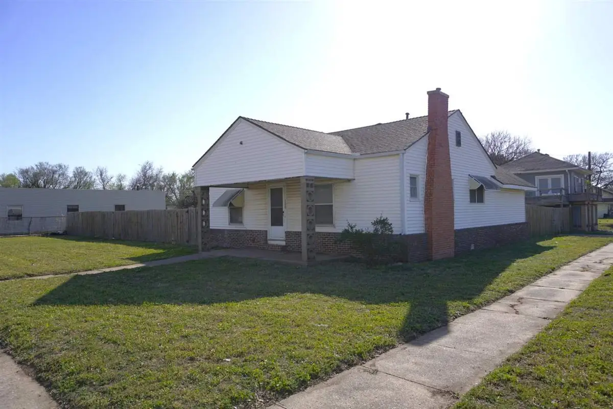 300 S Pine, Ponca City, OK 74601 - #1