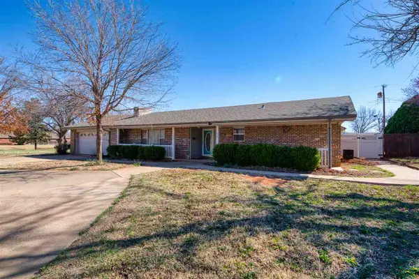 906 N Randall Avenue, Elk City, OK 73644