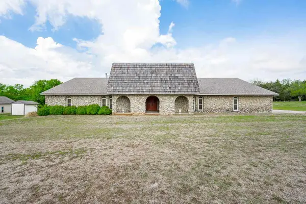 1909 Lakeview Drive, Perry, OK 73077