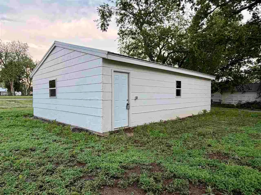 1202 Grove Street, Perry, OK 73077 - #2