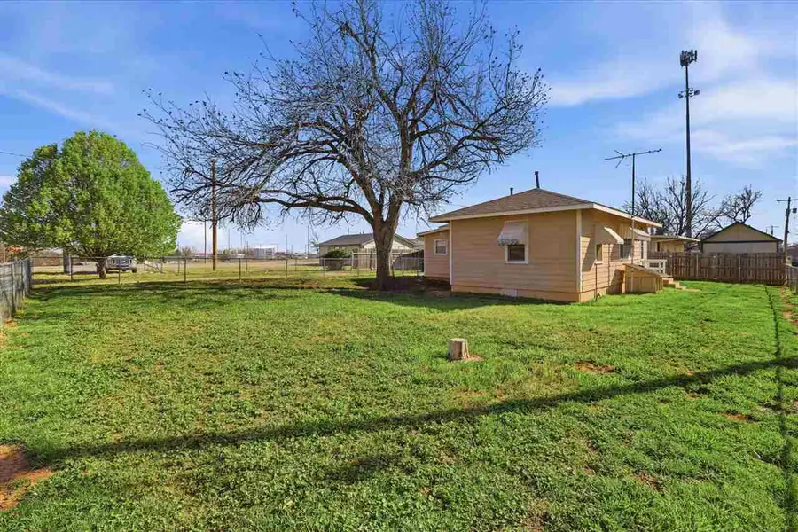 1010 N 5th Street, Perry, OK 73077 - #2