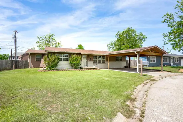 1415 Country Club Drive, Perry, OK 73077-2236