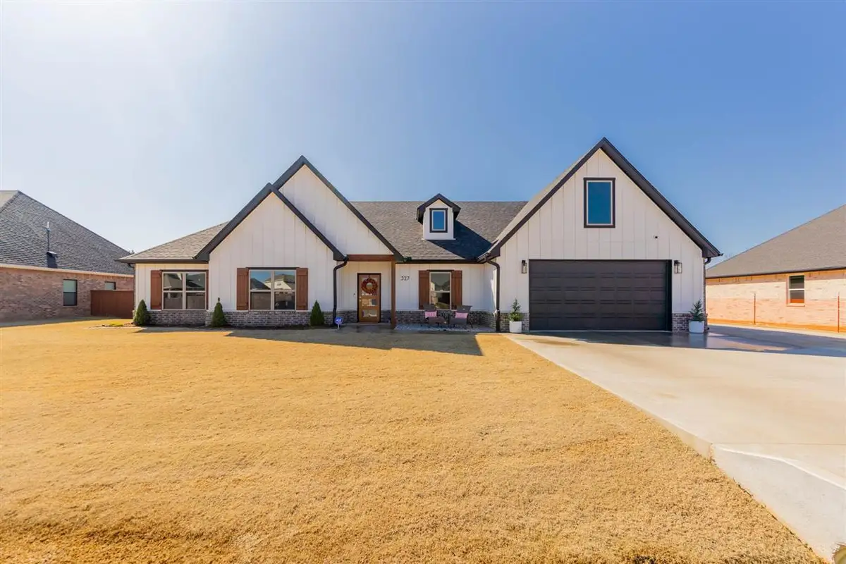 327 E Blanco Bend Drive, Stillwater, OK 74074-0000 - #1