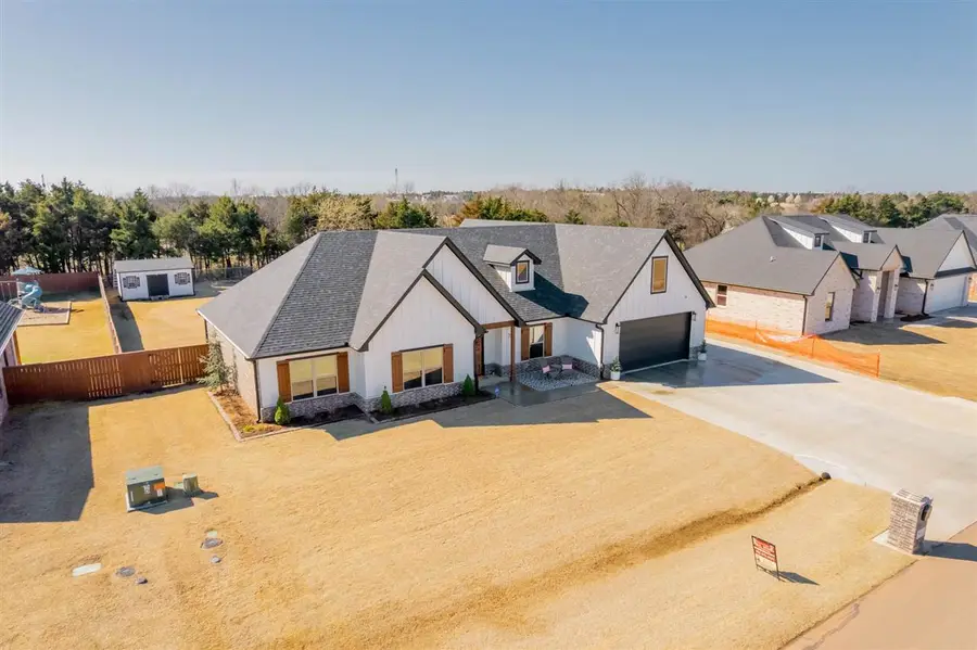 327 E Blanco Bend Drive, Stillwater, OK 74074-0000 - #2