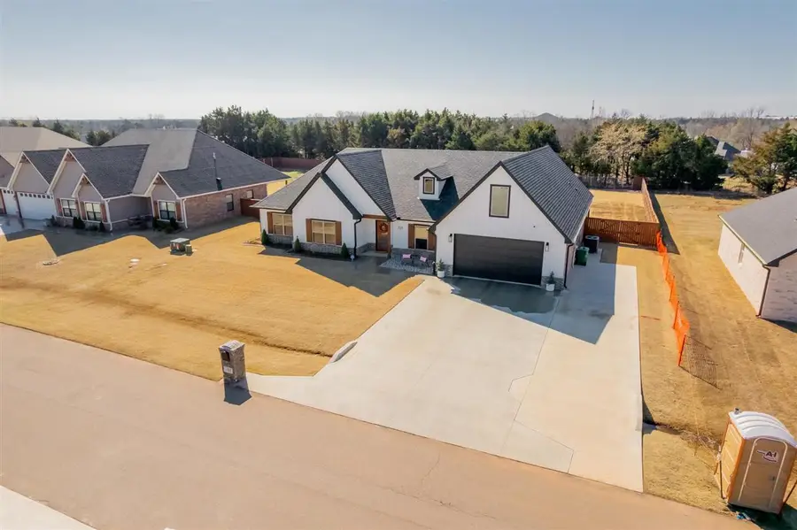 327 E Blanco Bend Drive, Stillwater, OK 74074-0000 - #3