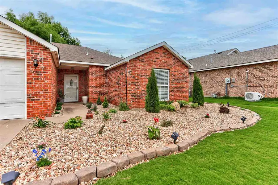 417 NE 7th Street, Perkins, OK 74059 - #2