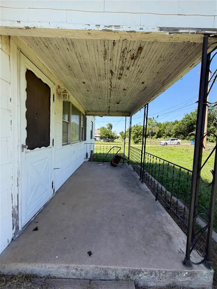 2922 N Kings Highway, Cushing, OK 74023 - #3