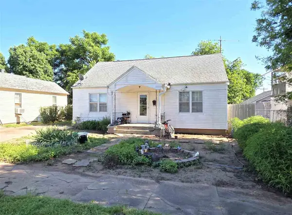 920 Delaware Street, Perry, OK 73077-6256