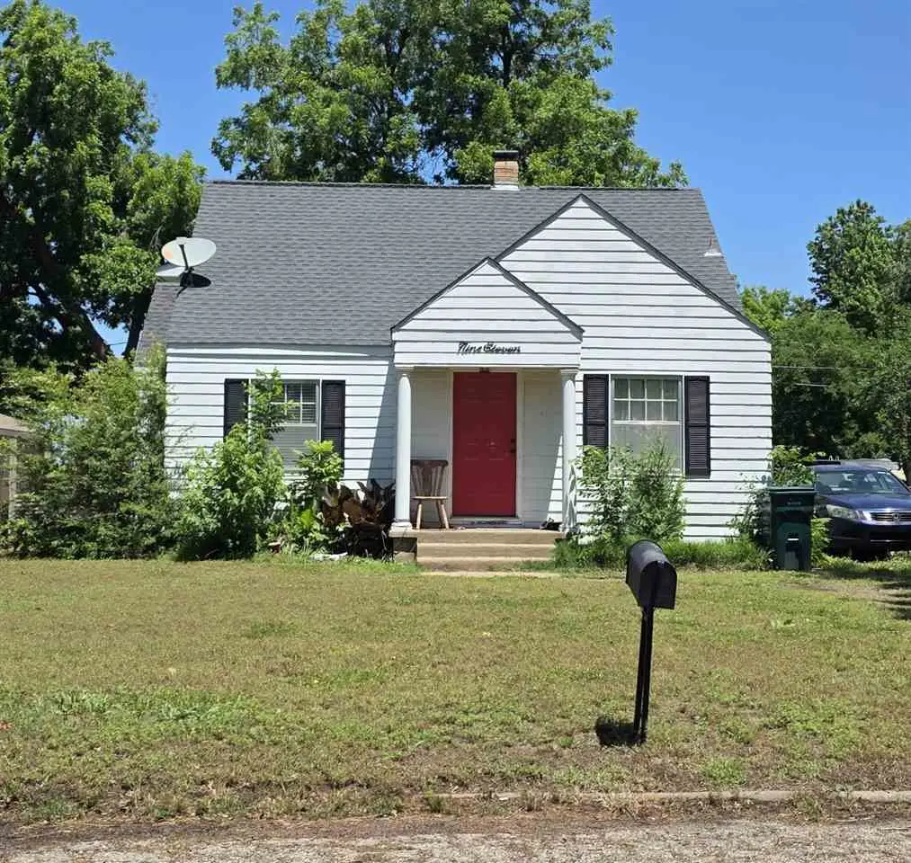 911 Jackson Street, Perry, OK 73077-3012 - #1
