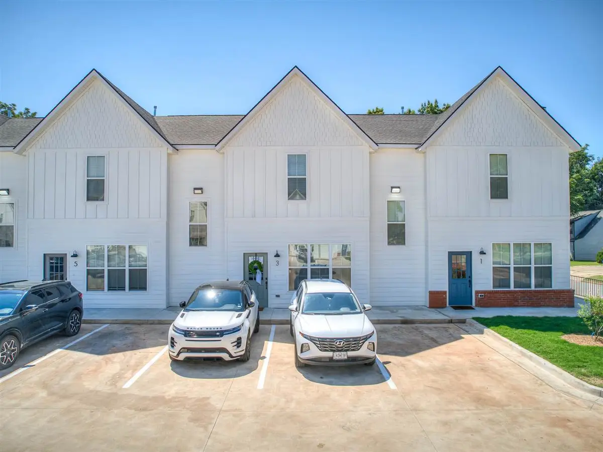 718 E 5th Avenue, Stillwater, OK 74074 - #1