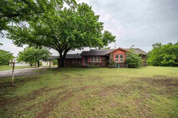 26800 E 19th Street, Yale, OK 74085