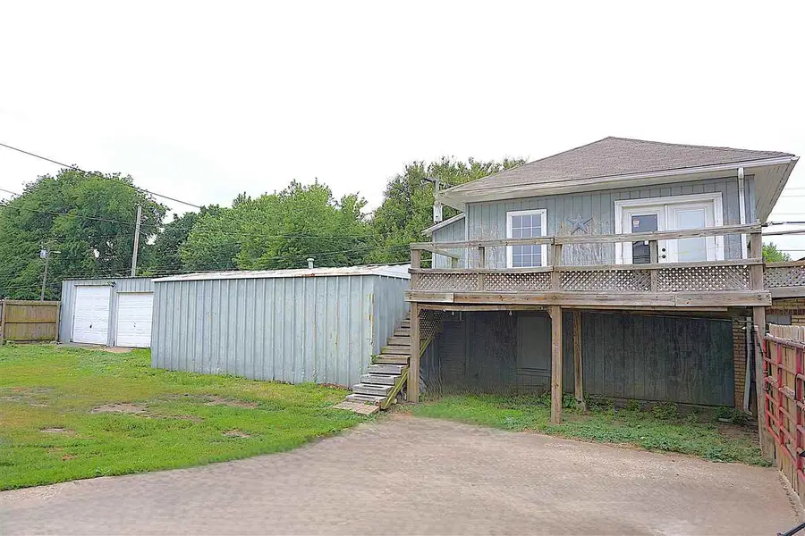 300 S Pine, Ponca City, OK 74601 - #2