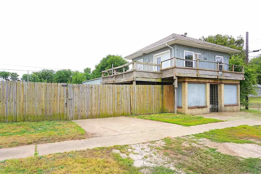 300 S Pine, Ponca City, OK 74601 - #3