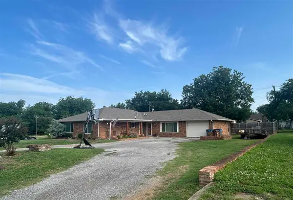 822 E 2nd Street, Cushing, OK 74023