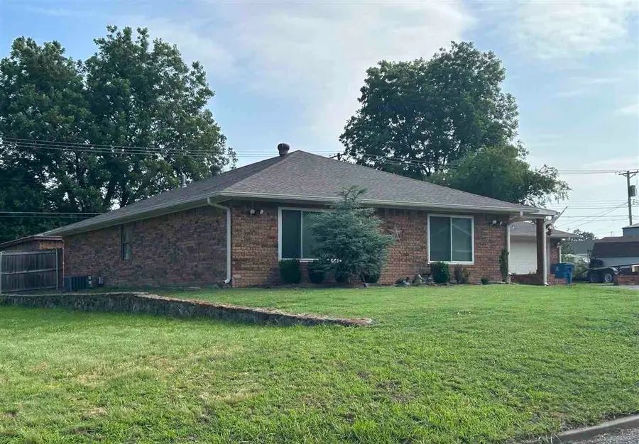 822 E 2nd Street, Cushing, OK 74023 - #2
