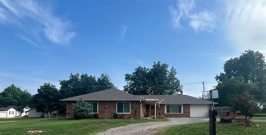 822 E 2nd Street, Cushing, OK 74023 - #3