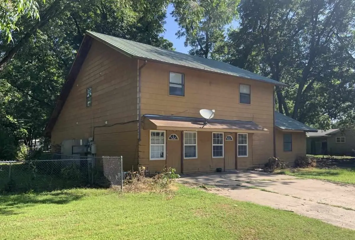 211-213 E French Avenue, Perkins, OK 74059 - #1