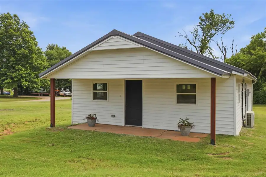 302 N 2nd Street, Tryon, OK 74875 - #2
