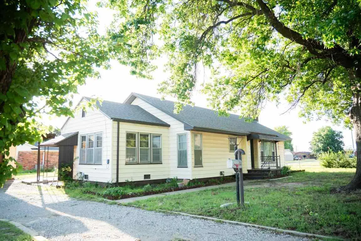 1103 N Main Street, Tonkawa, OK 74653 - #1