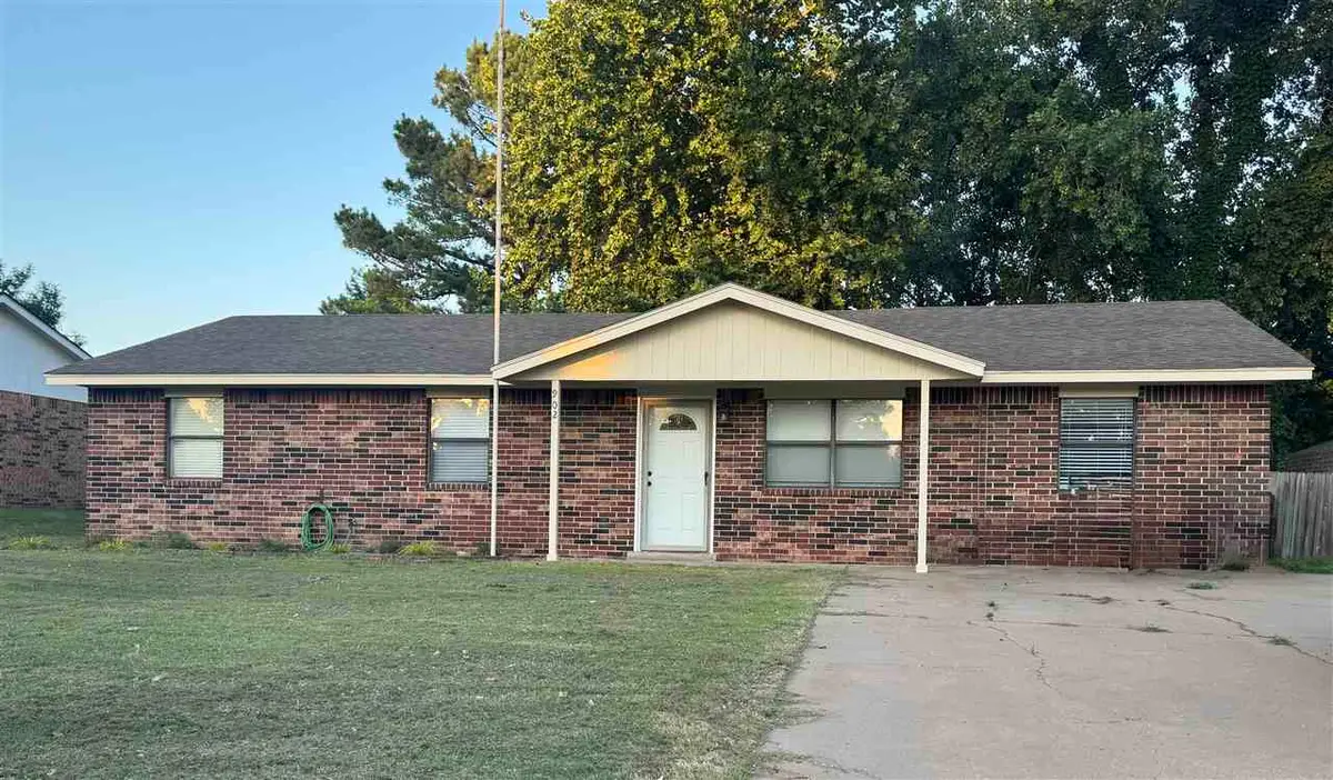 902 Pogue Street, Perkins, OK 74059 - #1