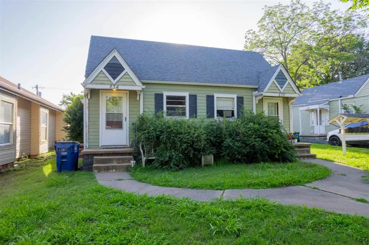 230, 230 1/2 S Lewis Street, Stillwater, OK 74074-0000 - #1