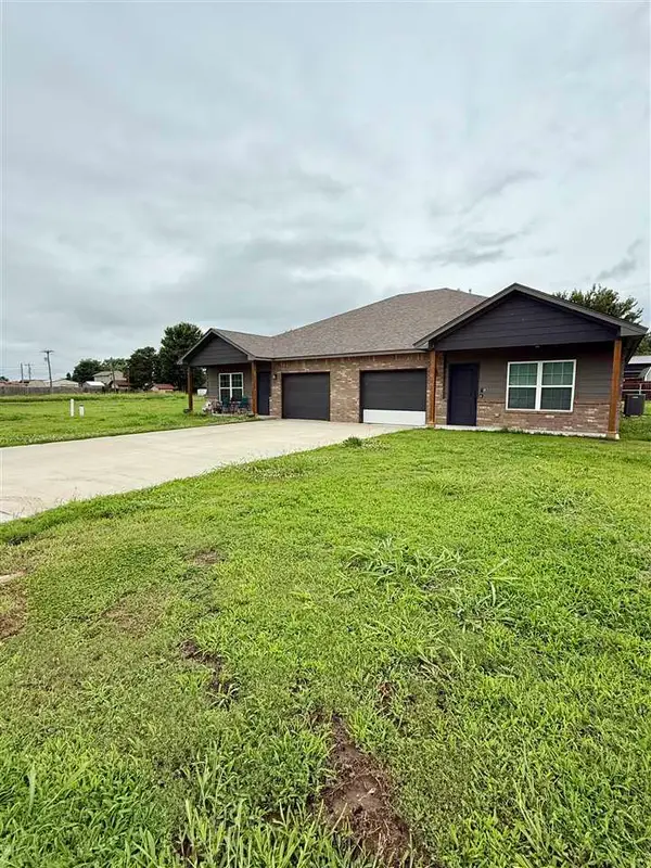 200-202 Buccaneer Drive, Tonkawa, OK 74653