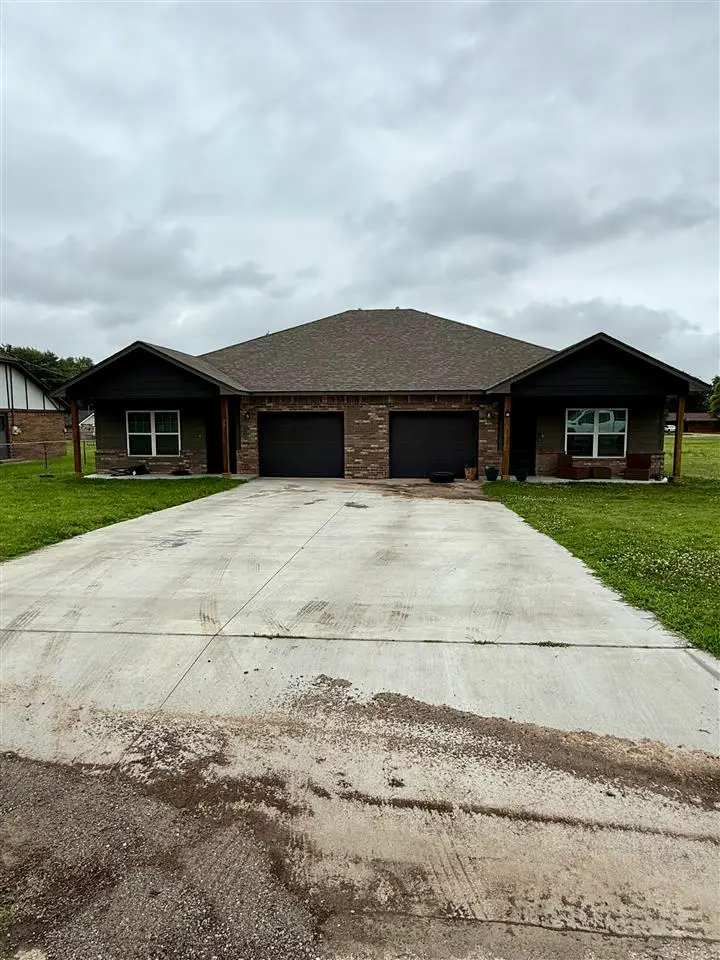 324-326 Vinnadge Avenue, Blackwell, OK 74631 - #2