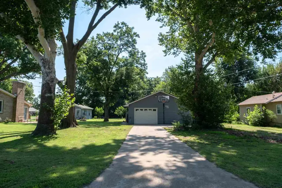 424 NE 2nd Street, Perkins, OK 74059 - #3