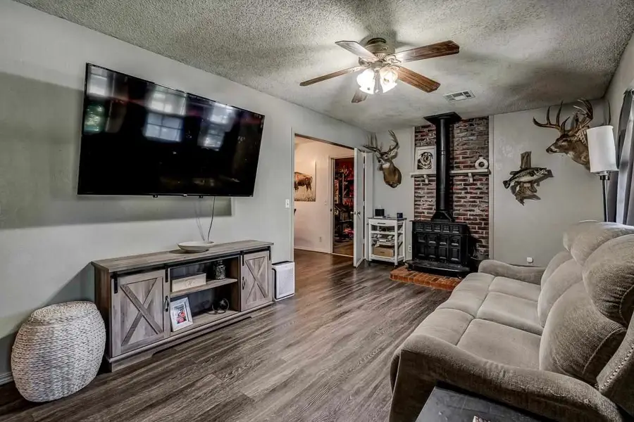 217 E Maple Avenue, Perry, OK 73077-2604 - #2