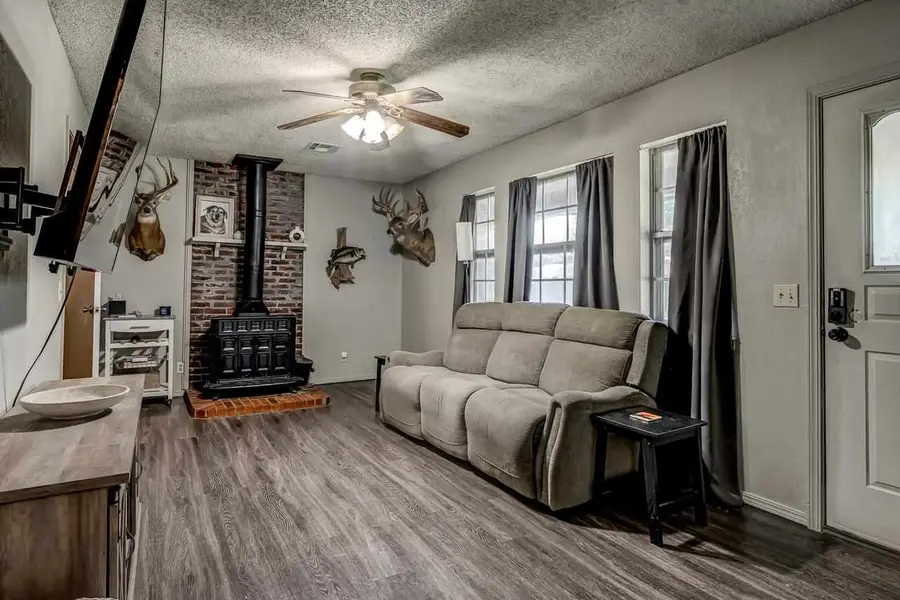 217 E Maple Avenue, Perry, OK 73077-2604 - #3