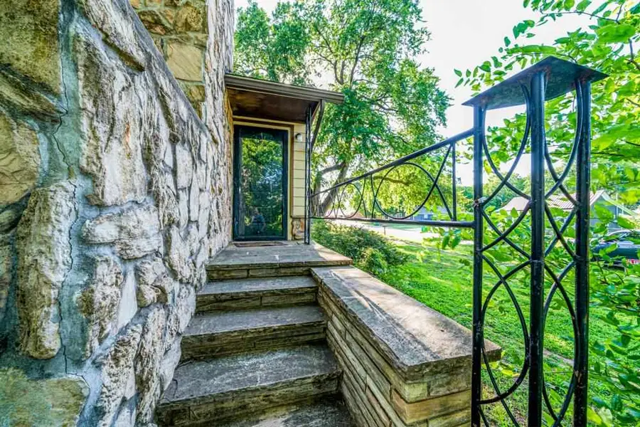 107 W A Avenue, Morrison, OK 73061 - #3