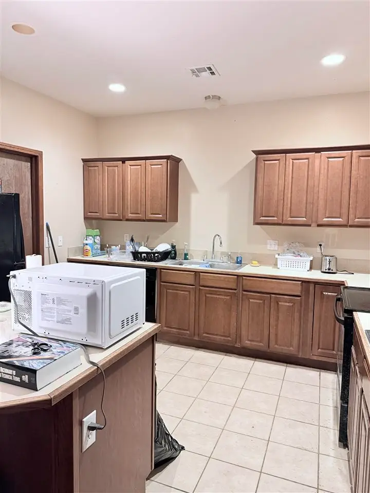 706 & 708 NE 4th Street, Perkins, OK 74059 - #3
