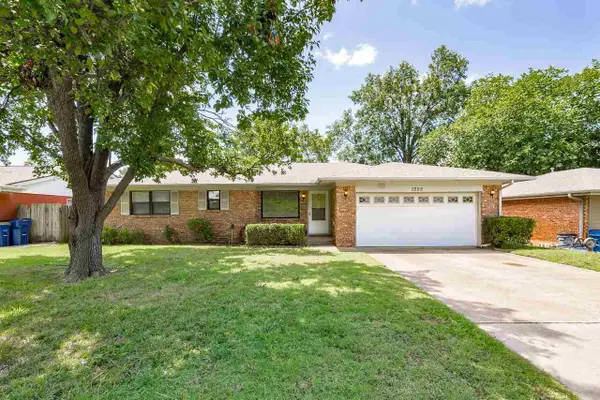 1205 E Virginia, Stillwater, OK 74074