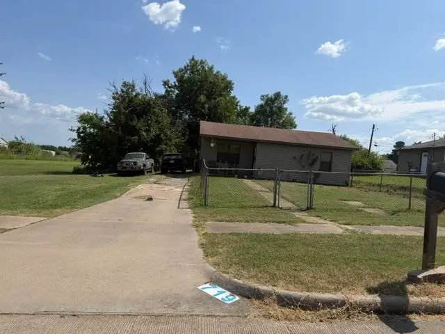 719 W Moses, Cushing, OK 74023 - #2