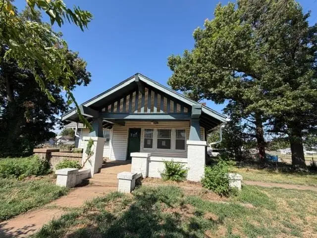 321 N Steele Avenue, Cushing, OK 74023-3321 - #1