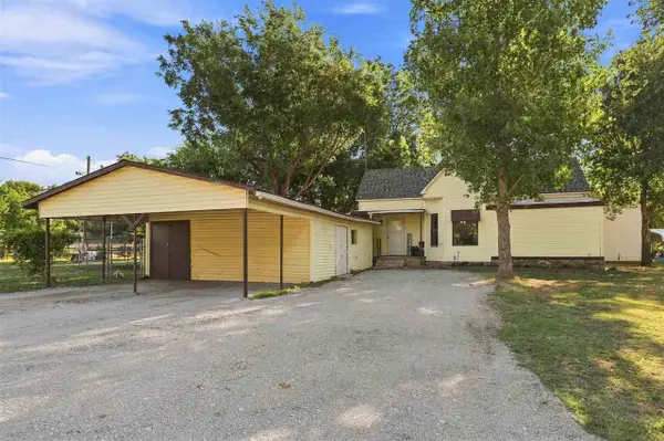 1102 N 9th Street, Perry, OK 73077