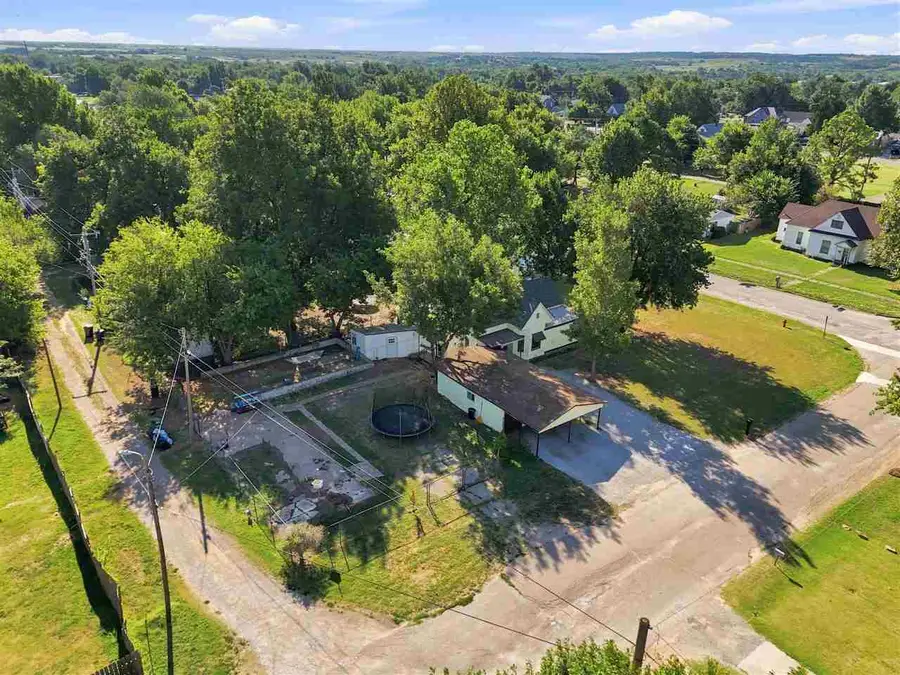 1102 N 9th Street, Perry, OK 73077 - #3