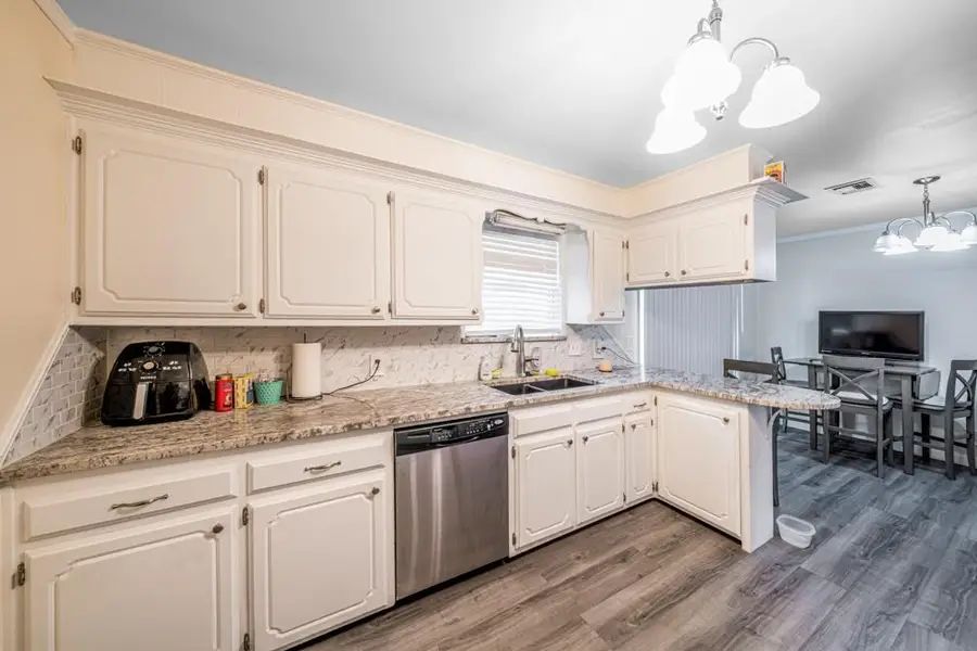 504 SE 3rd Street, Perkins, OK 74059-3405 - #2