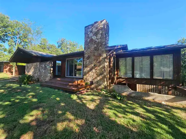 910 W Lakeridge Avenue, Stillwater, OK 74075-2104