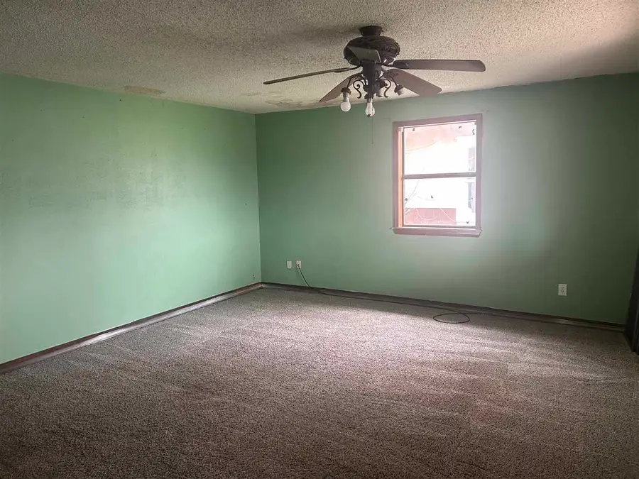 420 N Central Avenue, Cushing, OK 74023-6142 - #3