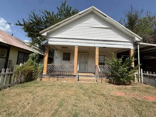 714 E Oak Street, Cushing, OK 74023 - #1