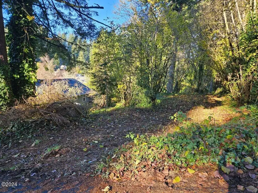 120 NW 6th, Toledo, OR 97391 - #3