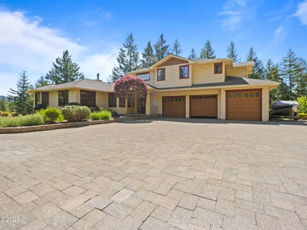 245 Olalla, Toledo, OR 97391