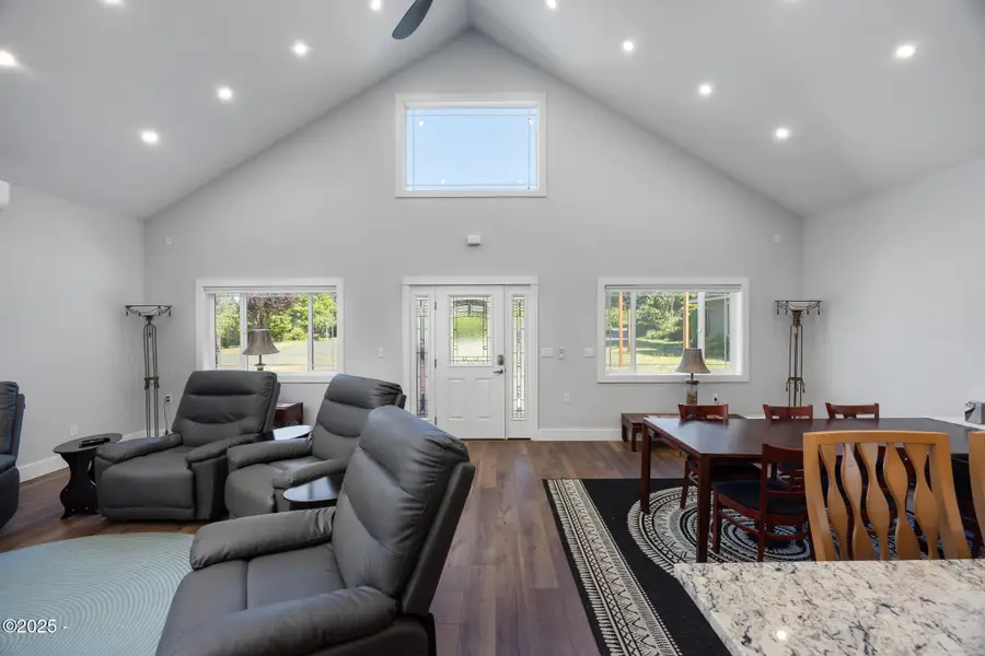 1060 NW Sunset, Toledo, OR 97391 - #3