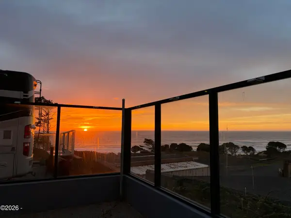 6225 N Coast, Newport, OR 97365