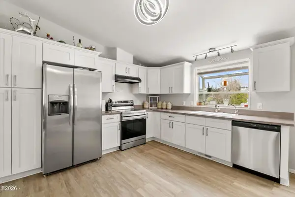 17 N Deer Valley, Otis, OR 97368