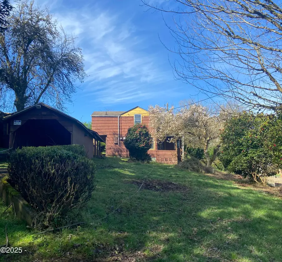 811 SE 7th, Toledo, OR 97391 - #3